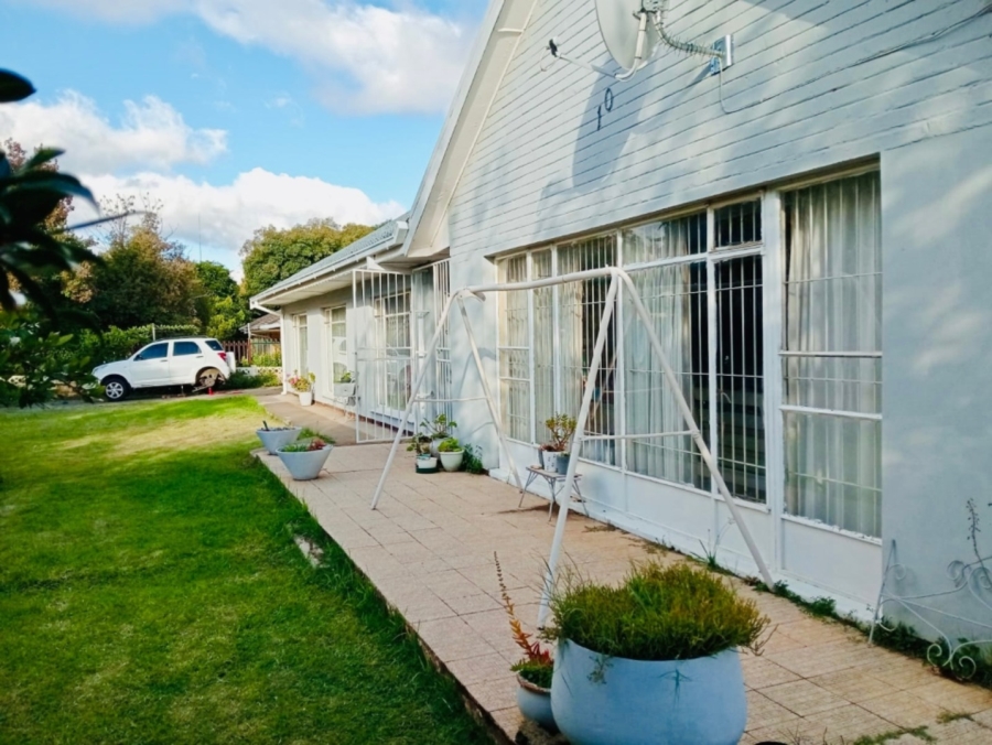 5 Bedroom Property for Sale in Fichardt Park Free State